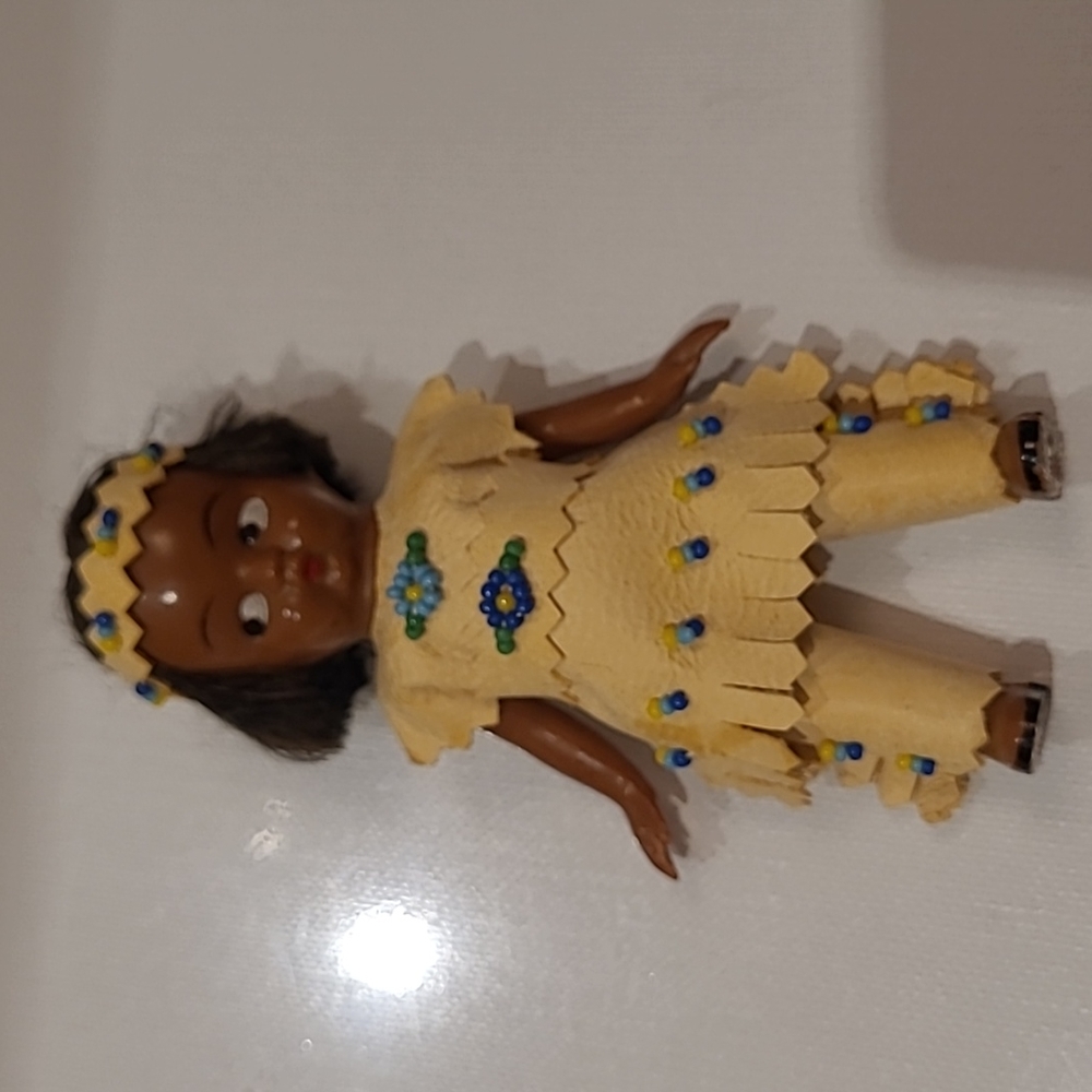 Vintage native American Indian doll 4.5" wearing leather top and pants